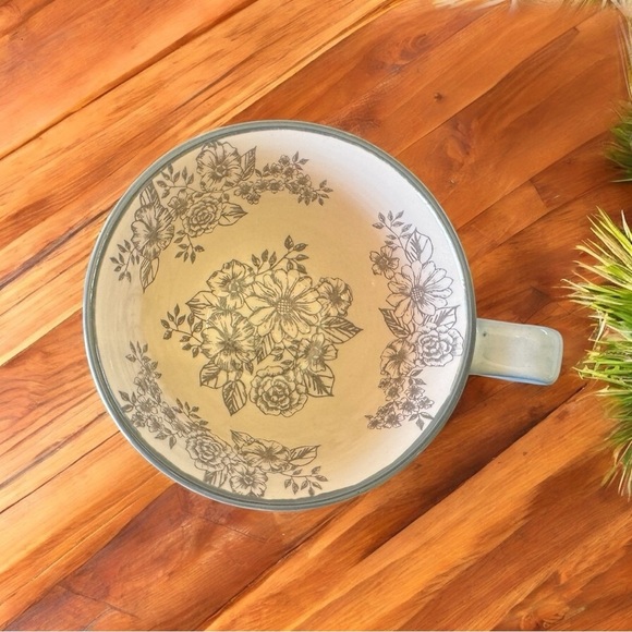 Pfaltzgraff Gabriela Gray Mug with Floral Interior - Picture 5 of 10